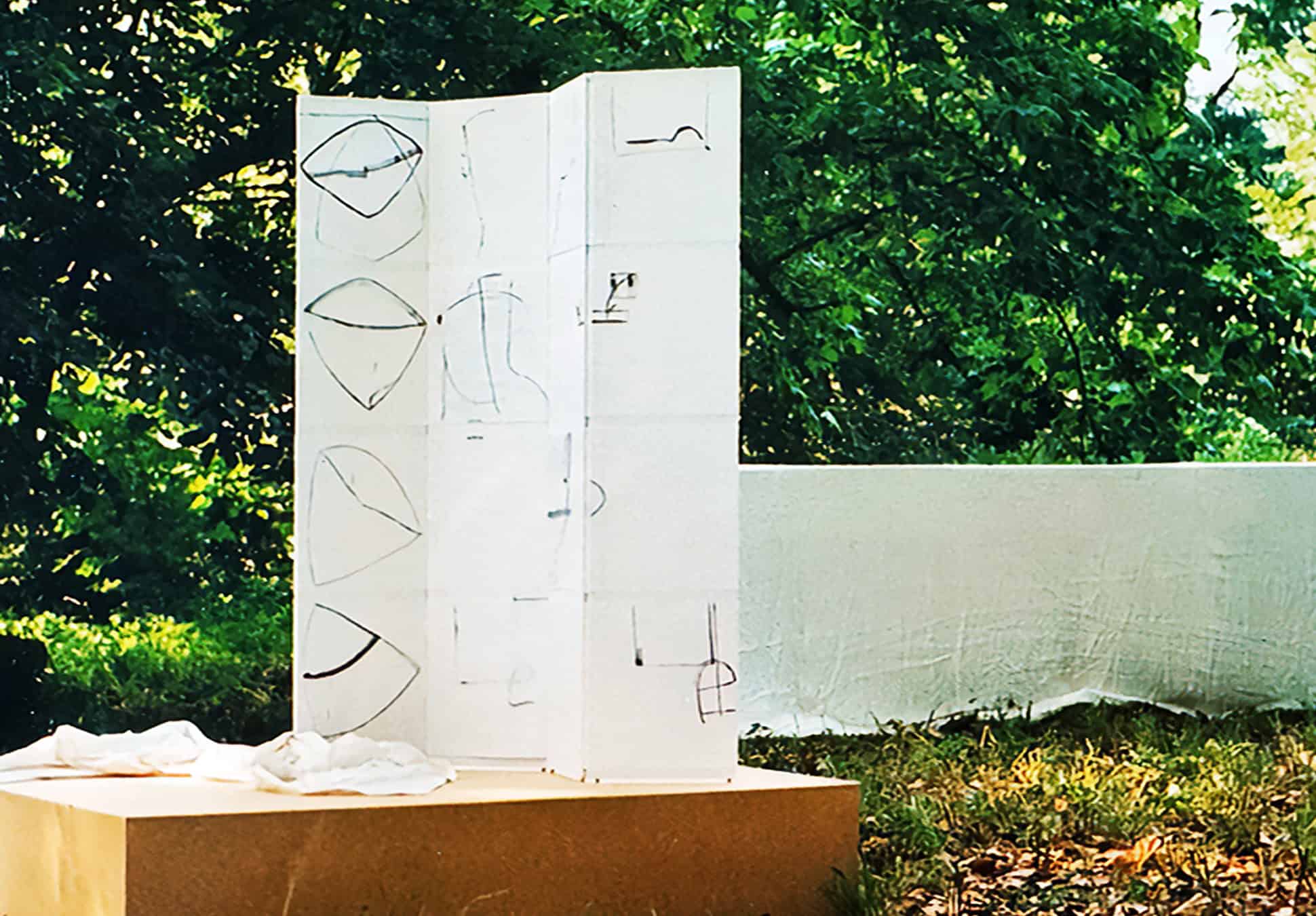 Paravent aus Leinenstoff mit Kunstbildern von Katharina Prantl.